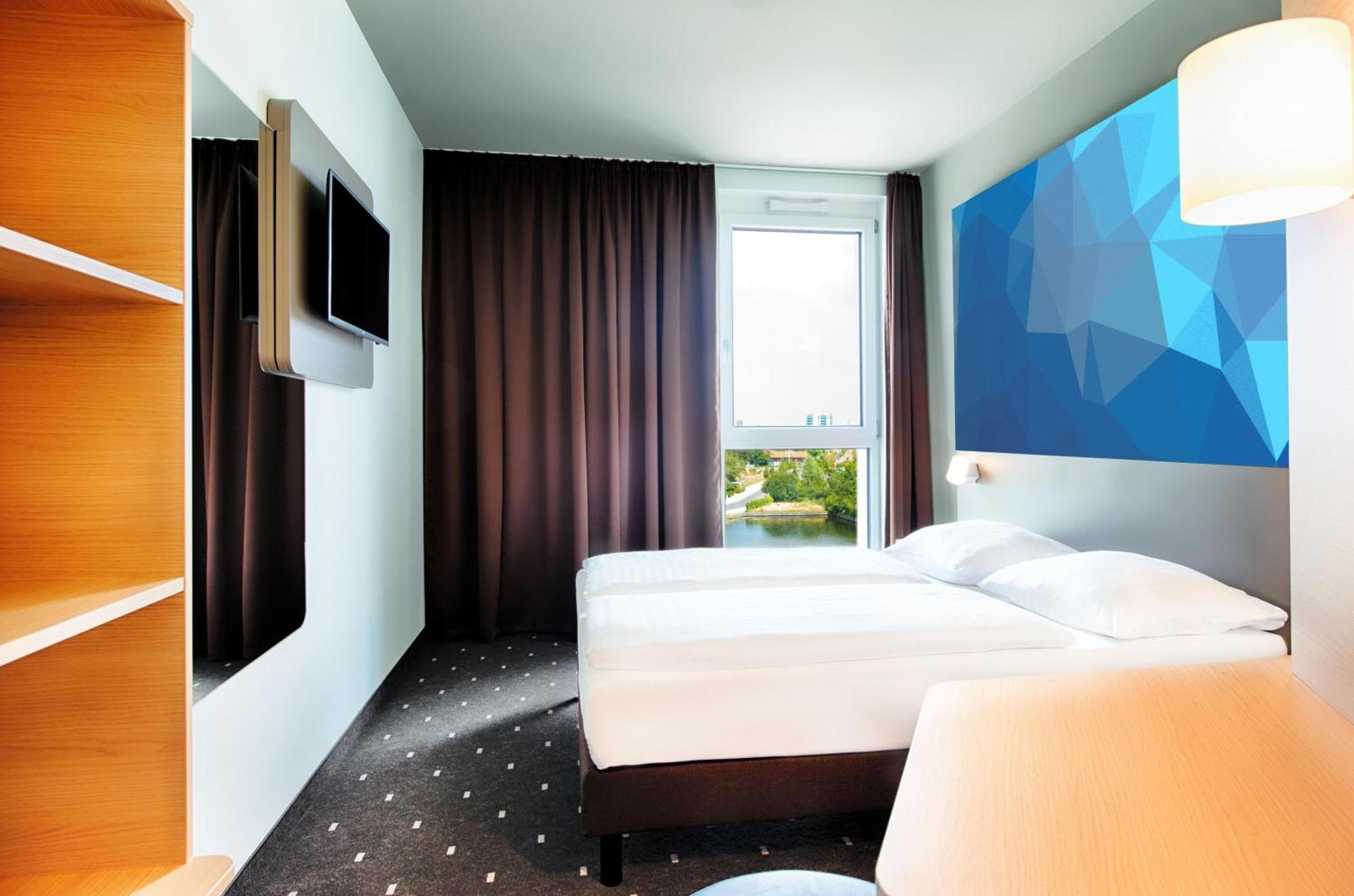 B&B Hotel Frankfurt-Hbf Hotel 3*